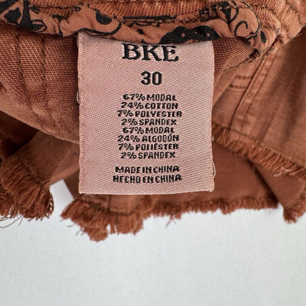 Women’s Rust Frayed Hem Utility Shorts - Picture 12 of 16